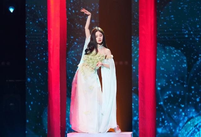 鞠婧祎为什么叫四千年美女，鞠婧祎为什么是四千年第一美女（鞠婧祎为啥被叫“四千年美女”）