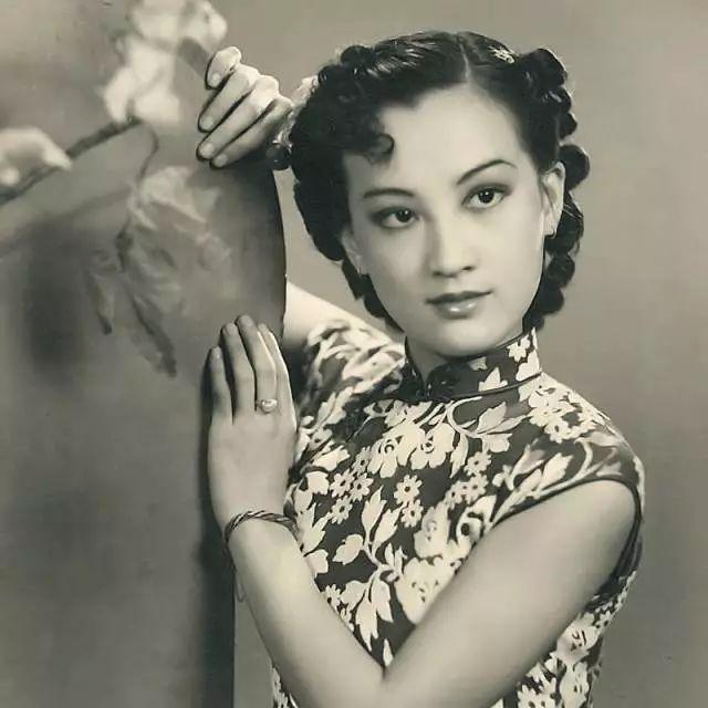 陈松伶主演的电视剧，陈松伶演的电视剧（“TVB一姐”陈松伶的败落史）