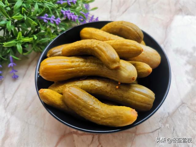 东北酸黄瓜的腌制方法，腌制黄瓜的方法和配方（10道咸菜的腌制方法）