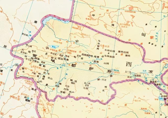 新疆省会是哪个省哪个市，新疆省会是哪个省哪个市的（为什么乌鲁木齐叫首府而不叫省城）