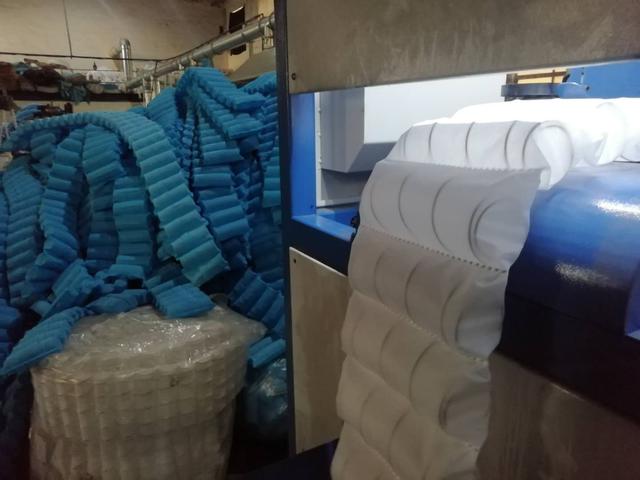太空棉是什么材料，太空棉是什么材料 面料（哪个牌子的床垫值得购买）