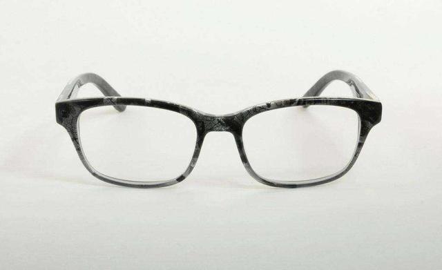 为啥眼镜店不给换镜腿，眼镜腿能换吗（教你一个省事技巧）