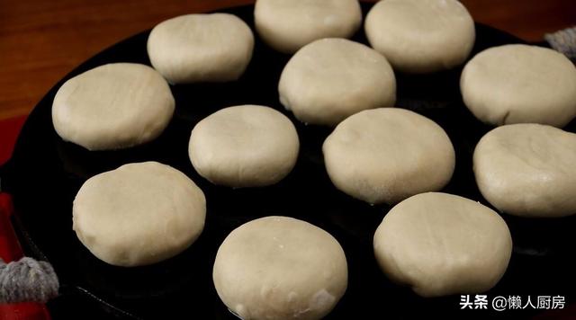 栗子饼的制作方法，栗子鸡蛋饼的制作方法（教你做一道甜而不腻的栗子饼）