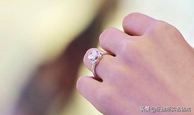 戒指的尺寸怎么算，如何简单快速测量女生手指尺寸大小