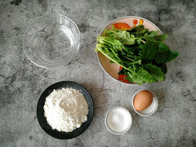 菠菜鸡蛋饼的简单做法，菠菜鸡蛋饼的简单做法窍门（菠菜和鸡蛋摊成饼）
