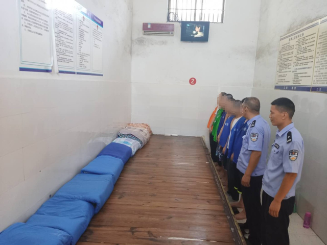 铁窗泪歌词，狱中望月迟志强原唱（《铁窗泪》唱出了狱中人想要洗心革面）