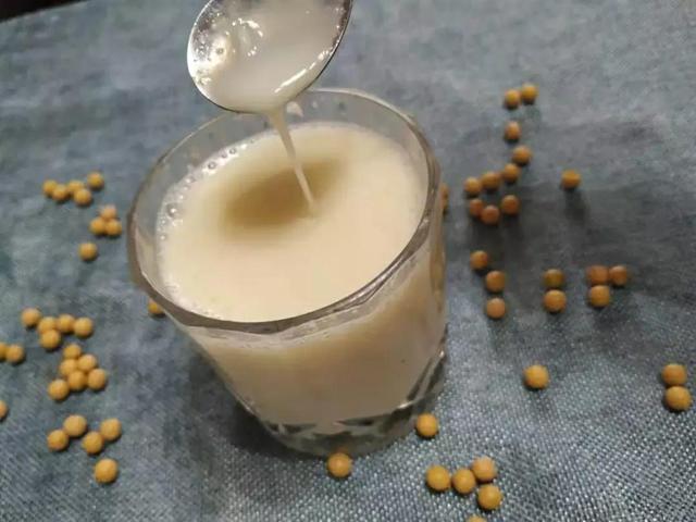 今日黄豆价格多少钱一吨，今日油价：国际原油又涨（农村老话“白露谷）