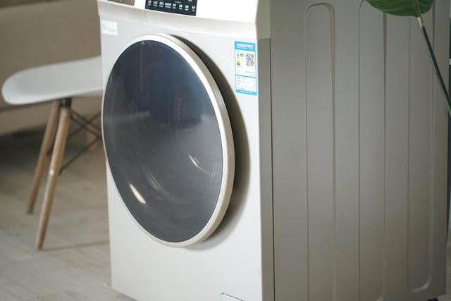 如何使用海尔蒸汽电熨斗，海尔蒸汽电熨斗怎么用（海尔EG100HB209G洗衣机体验）