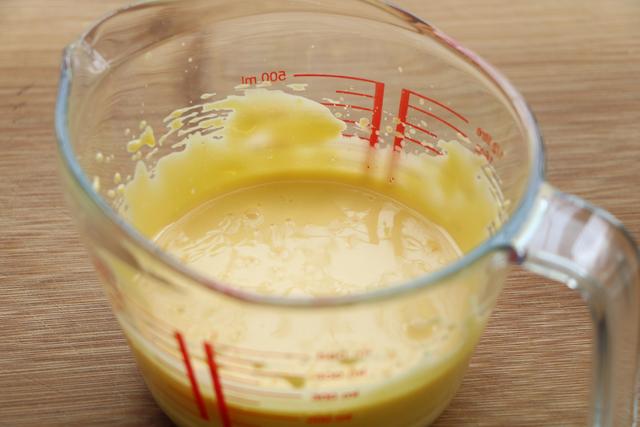 怎样制作好吃又简单的冰淇淋呢，想吃冰淇淋别再出去买