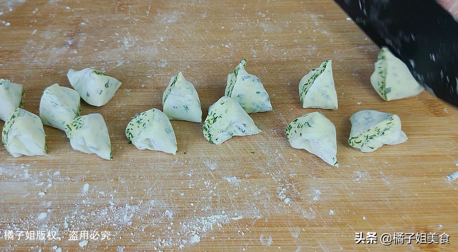 图片[6]-【香脆韭菜薄饼】做法步骤图 一顿做了30个 上桌扫光-起舞食谱网