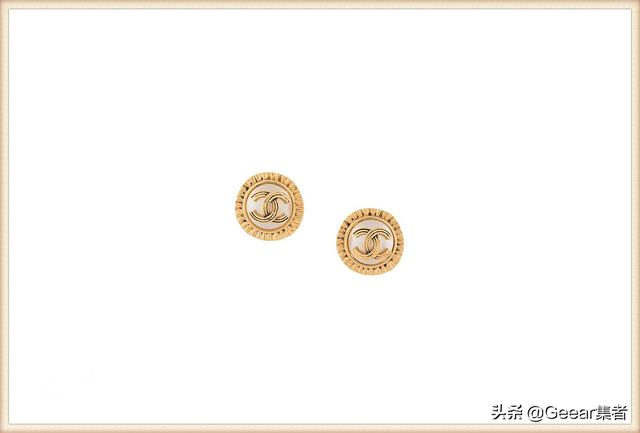 香奈儿耳钉全部款式，chanel耳钉官网怎么购买（Chanel复古耳环）