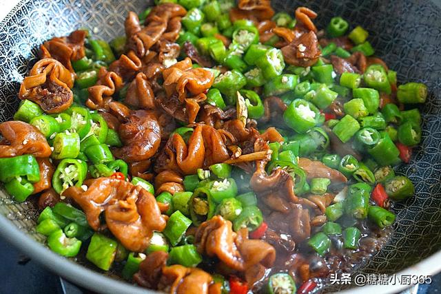 卤肥肠怎么炒好吃，卤肥肠怎么炒好吃视频（自己卤的猪大肠）