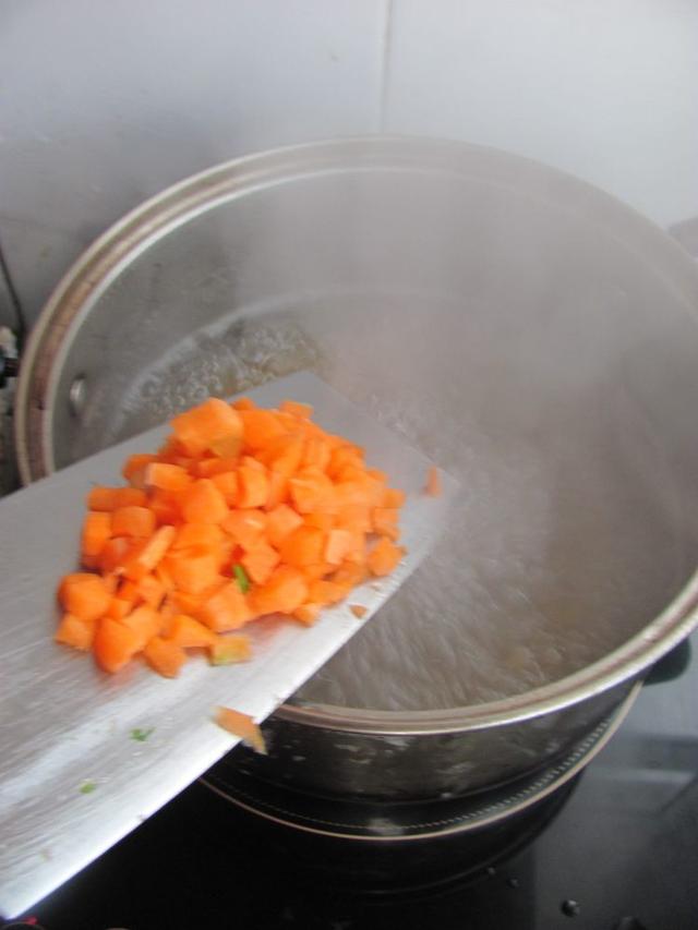 瘦肉粥怎么做好吃又营养丰富，瘦肉粥怎么做好吃又开胃（蔬菜瘦肉粥这样做简单、营养又暖胃）