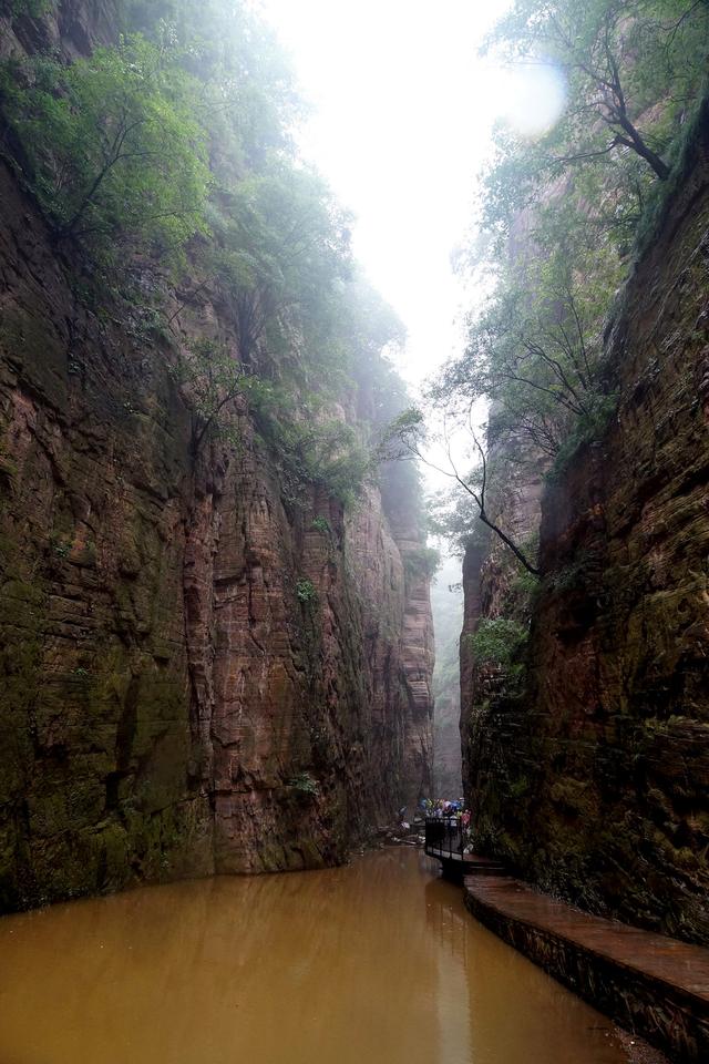南阳有什么好玩的景点，河南省南阳市都有什么旅游景点（河南3个知名的龙潭风景区）