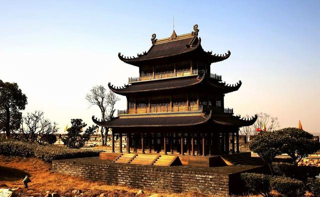 居庙堂之高则忧其民出自范仲淹的，居庙堂之高则忧其民出自范仲淹的哪个作品（写下千古名篇《岳阳楼记》的范仲淹没有登上过岳阳楼）