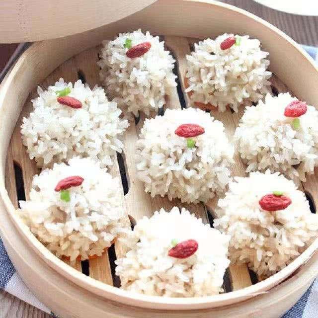 用碗在锅里蒸大米要怎么蒸蒸多久，碗放锅里蒸米饭蒸多久（家常蒸菜健康做起来）