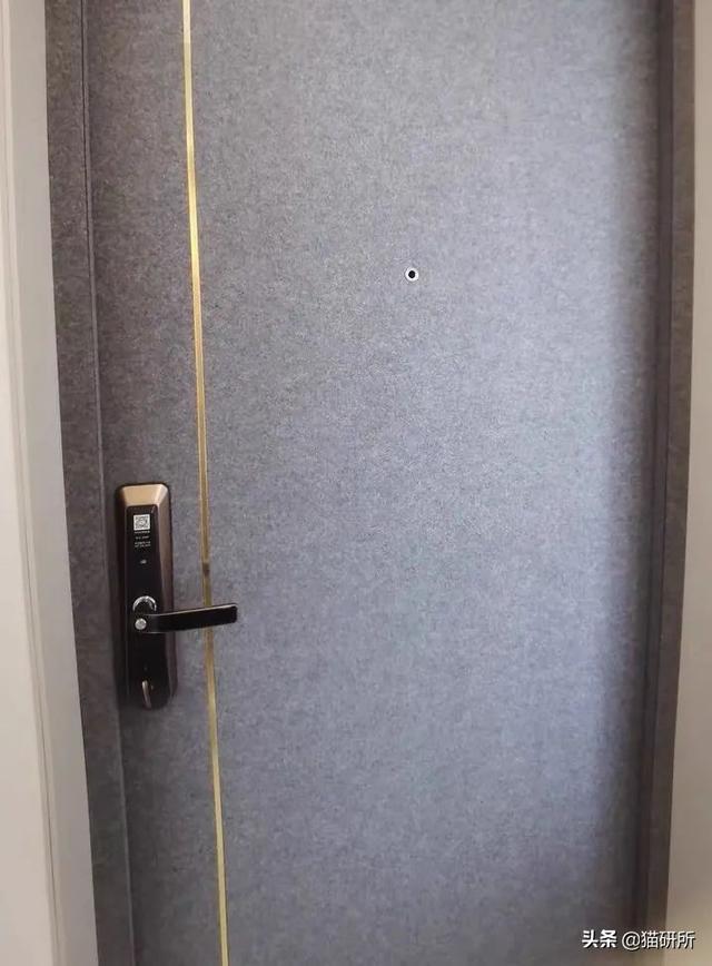 怎么防止猫咪抓沙发，怎么防止猫咪抓沙发跑（终于找到让猫咪不挠沙发的办法了）