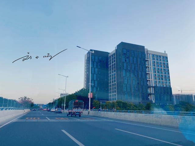 白云国际机场位于哪个区，白云机场在白云区吗（广州名字最好听的郊区）