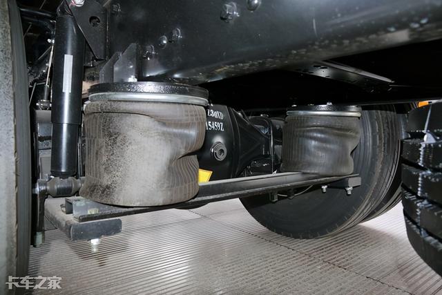 9.6米厢式货车尺寸，9米6货车车厢的长宽高是多少（实拍江淮格尔发K5W载货车）