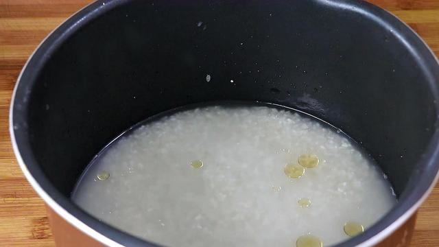 蒸米饭最简单方法，蒸米饭最简单方法窍门（米饭别用清水蒸）