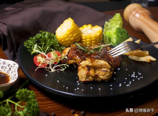 精制食盐和海盐的区别是什么，精制盐和精制食用盐有什么区别（搞懂了再吃有助于健康）