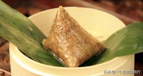 包粽子的叶子是什么植物的叶子，粽叶是什么植物的叶子（粽子到底是用什么叶子包的）