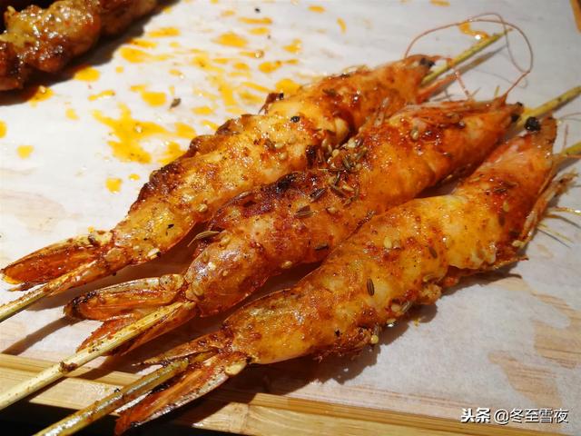 烧烤可以烤什么，韩式烤肉都可以烤什么（十二道烧烤店必烤菜品）