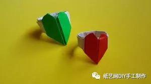 纸戒指的折法图解，如何折一个纸质的玫瑰戒指（谁会不心动<附教程>）