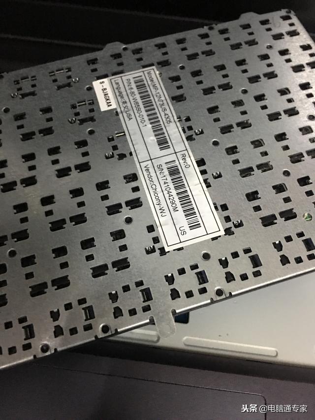 键盘进水了怎么办，笔记本键盘进水怎么办（电脑进水后的紧急补救处理方案）