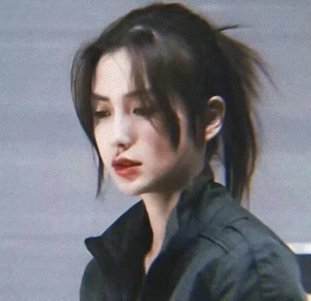 女生套图，微信头像，女生套图（女生微信头像套图）