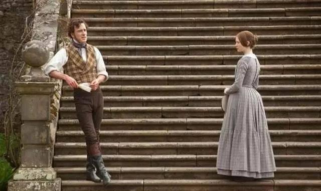 简爱重男主人公的性格特征，简爱男主人公性格特点（从三个角度分析男主人公的矛盾气质）