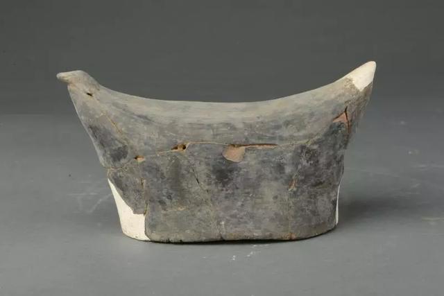 古代的枕头为什么那么高，古代枕头为啥那么高（古人的枕头又高又硬）