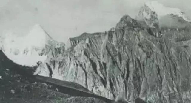 稻城亚丁几月份去最好，11月去稻城亚丁要注意什么（让稻城亚丁自己告诉你什么时候去亚丁最美）