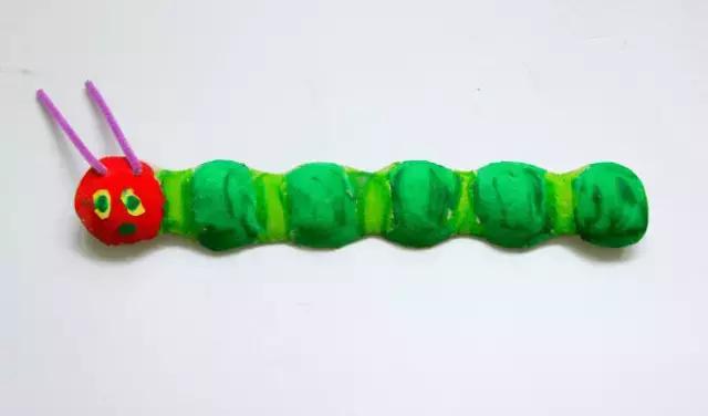 毛毛虫手工制作，橡皮泥手工毛毛虫的做法（10款最简单的毛毛虫手工制作教程）