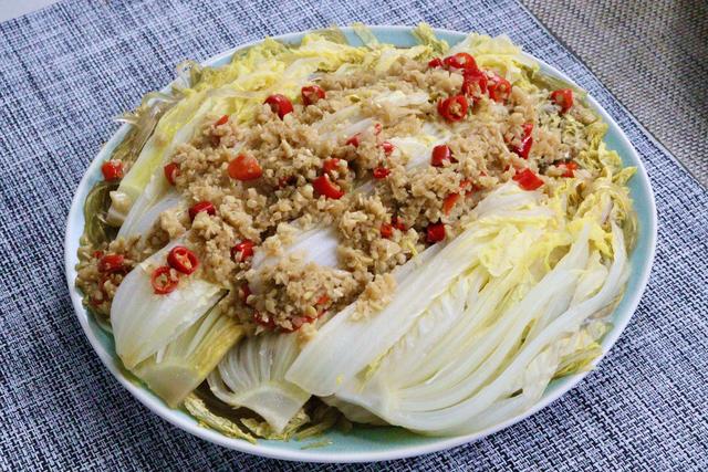 娃娃菜跟粉丝怎么做的，加入蒜蓉和粉丝