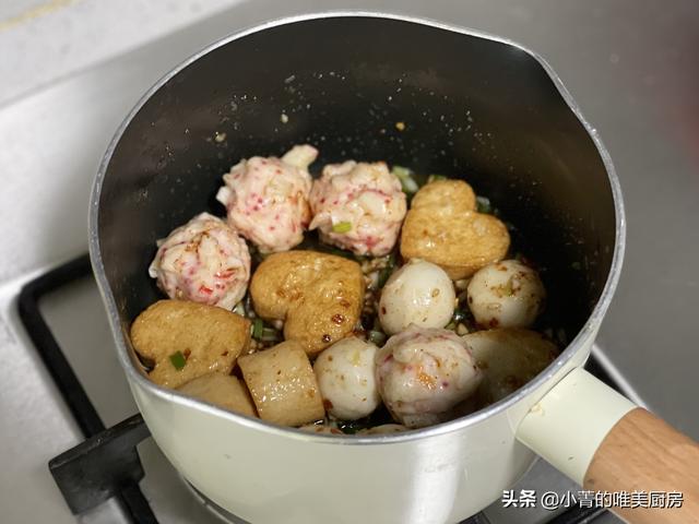 火锅丸子煮多久才熟，冰冻的火锅丸子煮多久（火锅丸子不止可以涮）