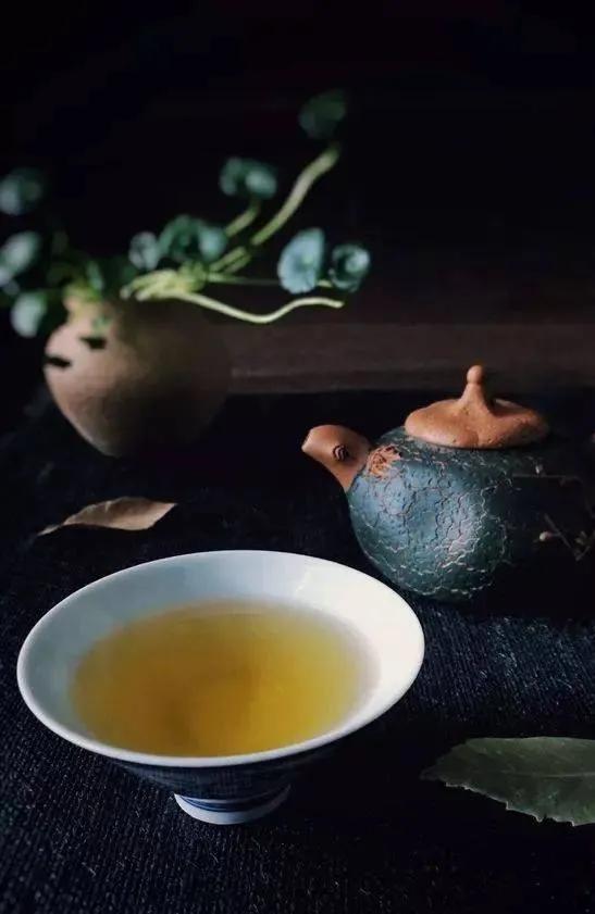 淡然是什么意思，淡然是啥意思（散文：人生入秋，淡然从容）