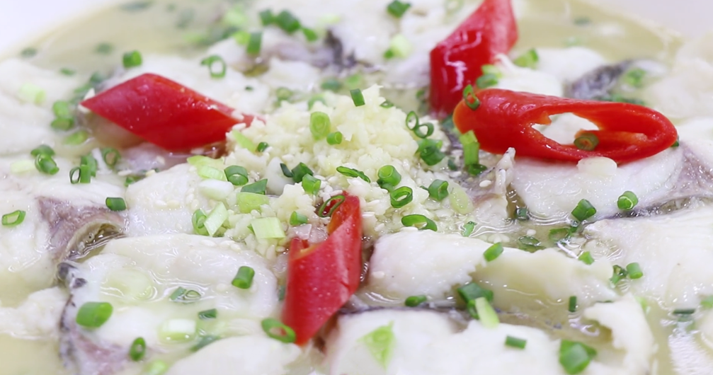 图片[1]-【酸菜鱼】做法步骤图 教你这样做 汤汁泡饭也能吃1碗-起舞食谱网