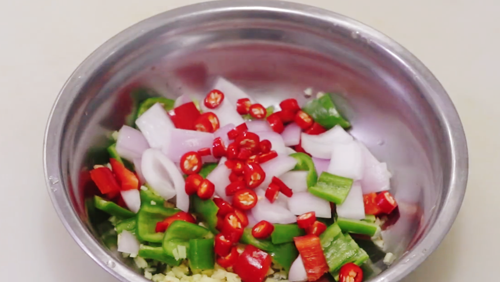 图片[3]-【麻辣柠檬手撕鸡】做法步骤图 清爽开胃解腻 夏天这样吃过瘾-起舞食谱网