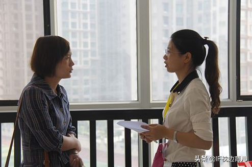 教师节送什么礼物给幼儿园老师好，教师节给幼儿园老师送什么礼物比较好（老师想要的礼物你可能没给\