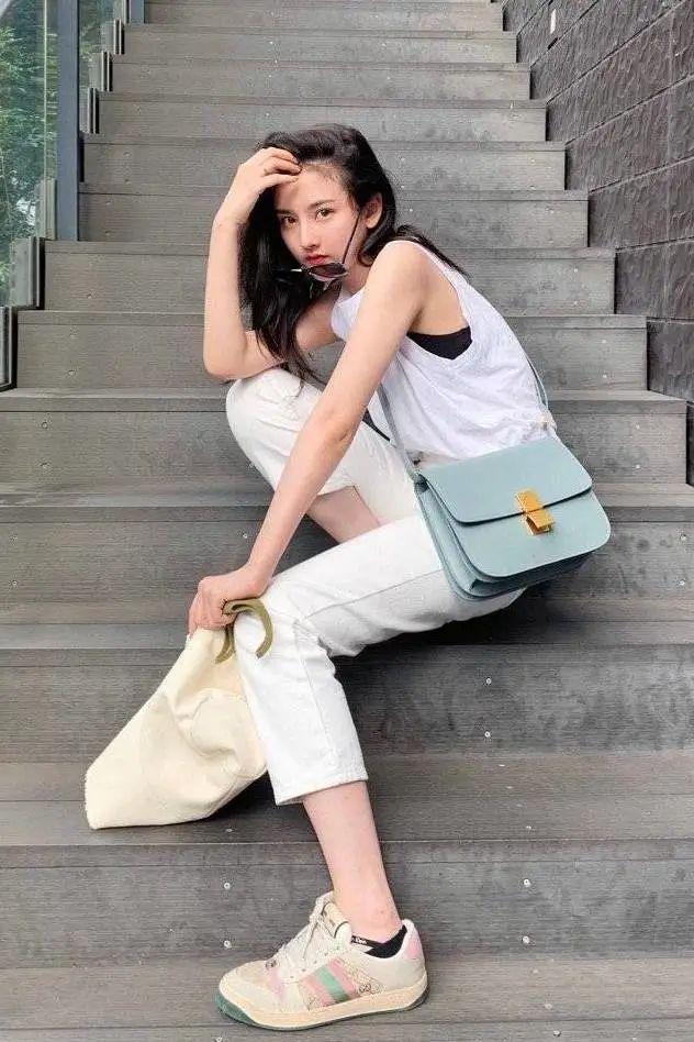 男士马丁靴配什么裤子，男士马丁靴配什么裤子衣服好看（冬天就该这么穿，显高又气质）
