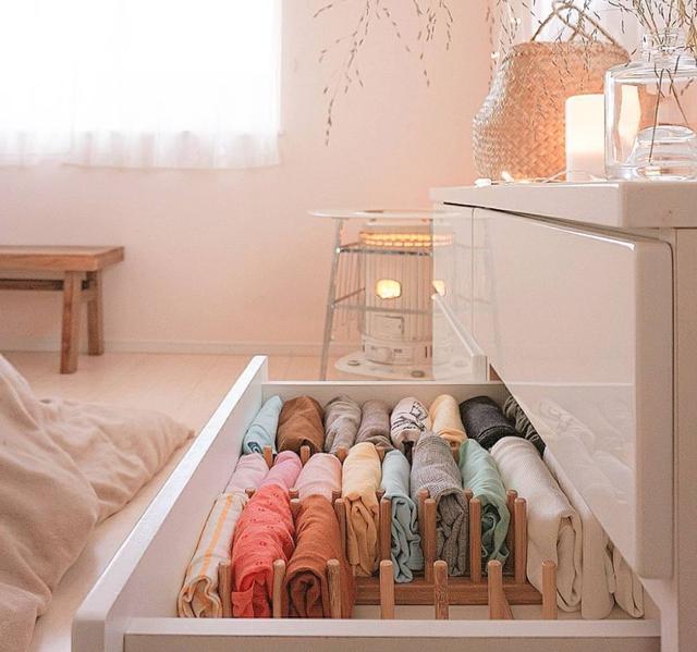 近藤麻理惠的收纳神器，衣柜里衣服通通搬出来