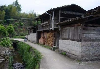 破屋是什么意思,破屋是什么意思适合开工吗(俗语"门前有破屋)