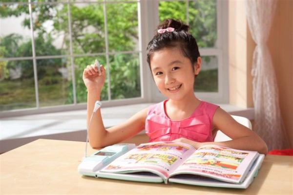 so easy 女孩，步步高点读机女孩（easy”走红的点读机女孩）