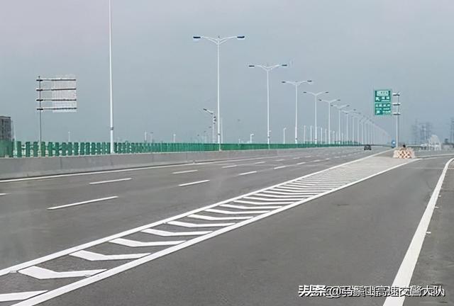 道路交通标志线，道路划线标识（交通法规，交通标记线大全）