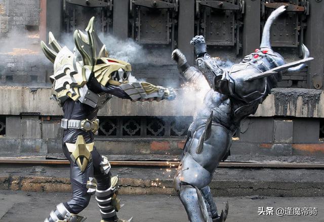 铠甲勇士向阳，铠甲勇士有哪几位叫什么名字召唤人.（有他们在主角没法正常打怪）