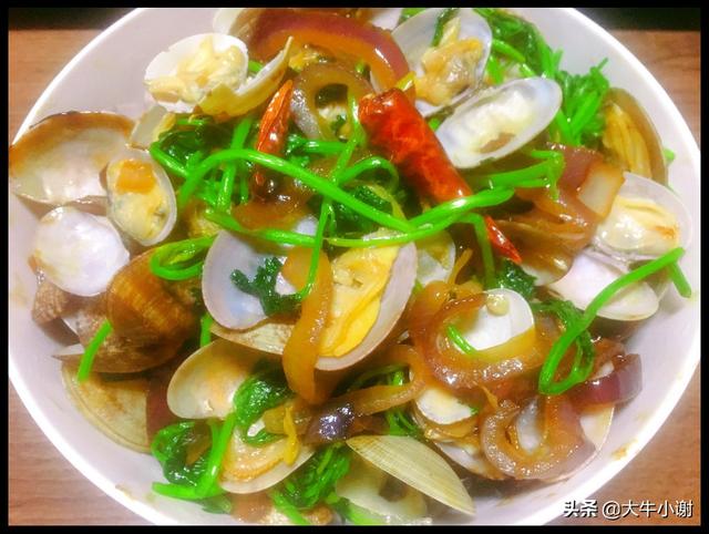 死掉的花甲焯水会开口吗，《花甲死了用开水煮会开口吗》