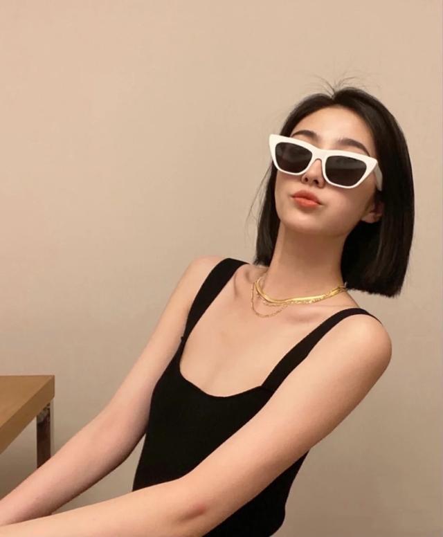 鹅蛋脸适合什么发型，男生长鹅蛋脸适合什么发型（鹅蛋脸适合什么样的发型）