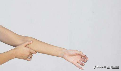 男生喜欢还是讨厌蝴蝶比，男生真正讨厌女生的表现（你的手臂上有没有“蝴蝶袖”）