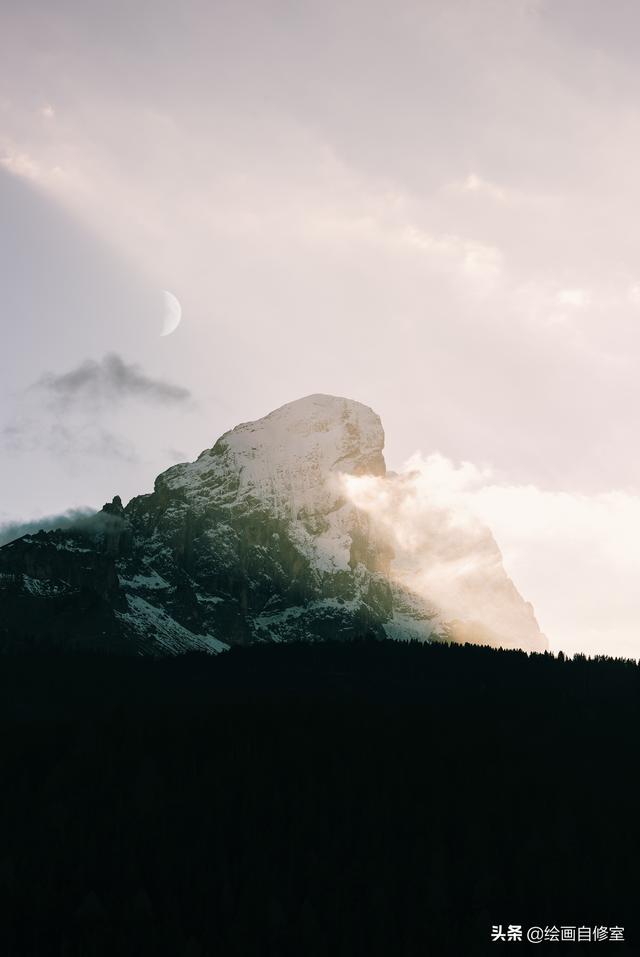 黑色壁纸,黑色壁纸2022最新壁纸(60张黑色系高清炫酷壁纸图片)